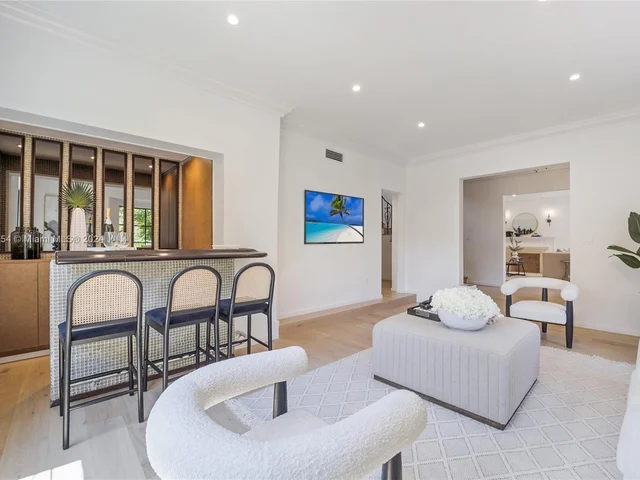 4270 N Michigan Ave, Miami Beach FL 33140