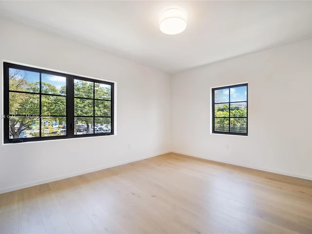 4270 N Michigan Ave, Miami Beach FL 33140