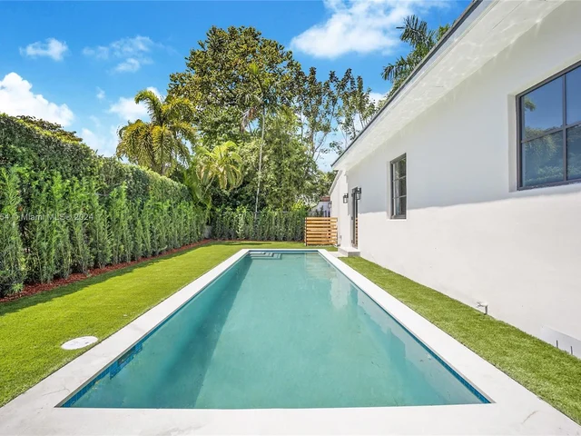 4270 N Michigan Ave, Miami Beach FL 33140