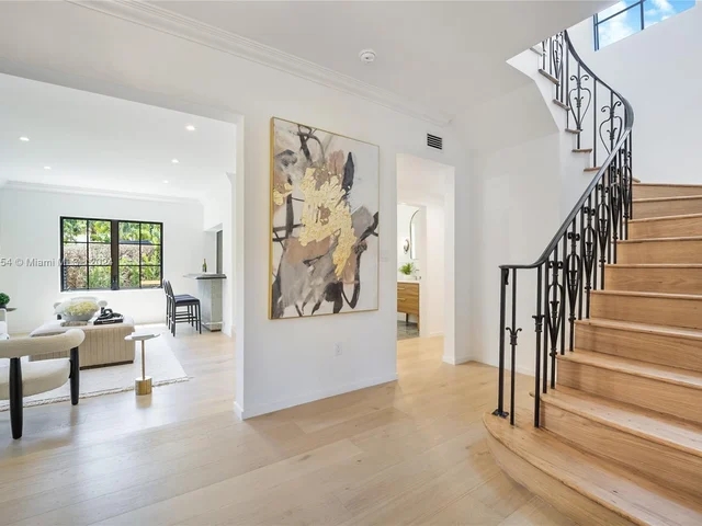 4270 N Michigan Ave, Miami Beach FL 33140