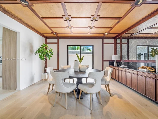 4270 N Michigan Ave, Miami Beach FL 33140