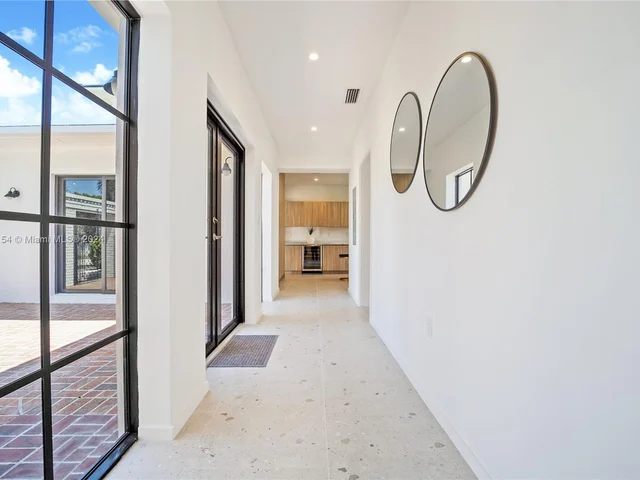 4270 N Michigan Ave, Miami Beach FL 33140