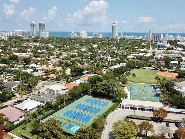 4270 N Michigan Ave, Miami Beach FL 33140