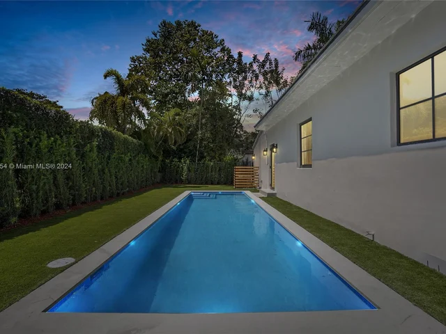 4270 N Michigan Ave, Miami Beach FL 33140