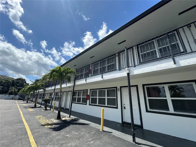 2300 Madison St # 102, Hollywood FL 33020