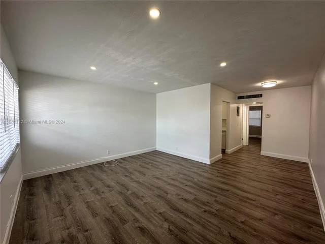 2300 Madison St # 102, Hollywood FL 33020