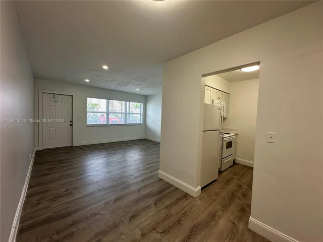 2300 Madison St # 102, Hollywood FL 33020