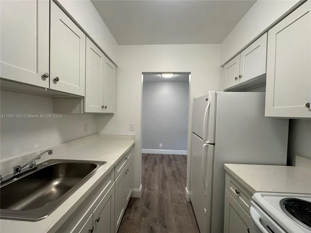 2300 Madison St # 102, Hollywood FL 33020