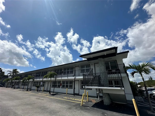 2300 Madison St # 102, Hollywood FL 33020