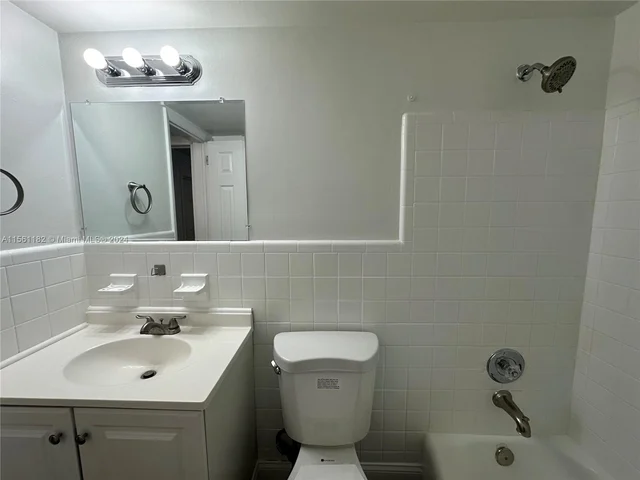 2300 Madison St # 102, Hollywood FL 33020