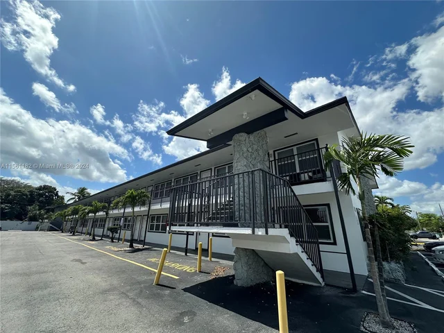 2300 Madison St # 102, Hollywood FL 33020