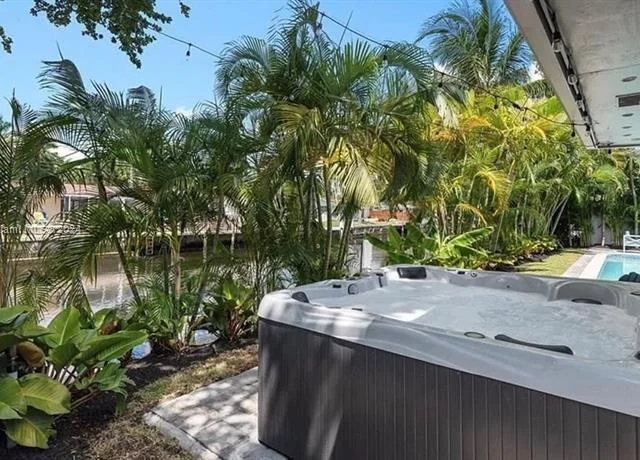 5821 NE 14th Way, Fort Lauderdale FL 33334