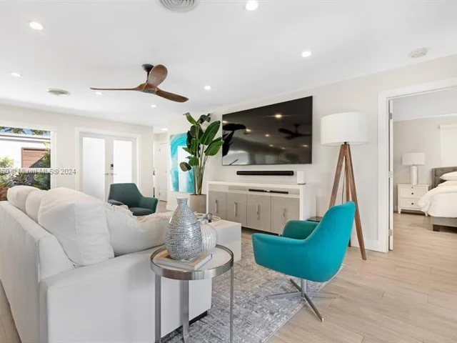 5821 NE 14th Way, Fort Lauderdale FL 33334