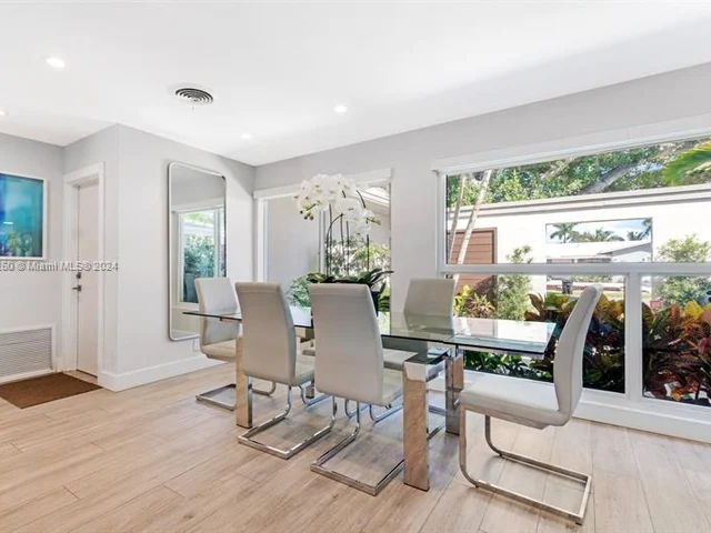 5821 NE 14th Way, Fort Lauderdale FL 33334