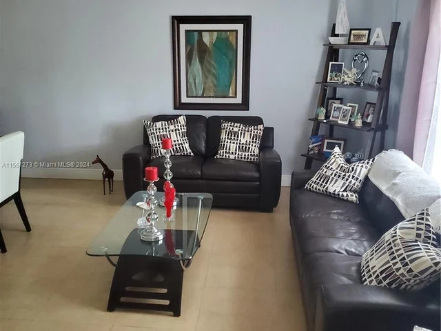 11233 NW 15th Pl, Pembroke Pines FL 33026