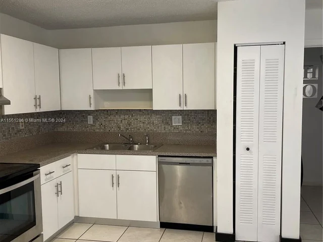 20776 NW 41st Ave Rd, Miami Gardens FL 33055