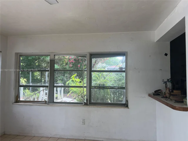 151 NW 146th St, Miami FL 33168