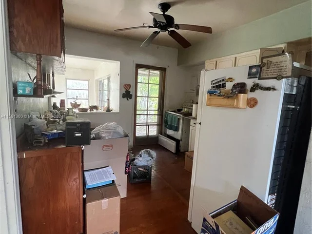 151 NW 146th St, Miami FL 33168