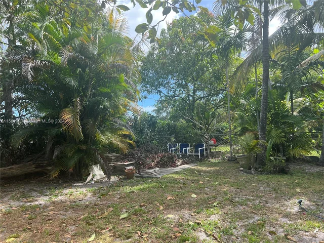 151 NW 146th St, Miami FL 33168