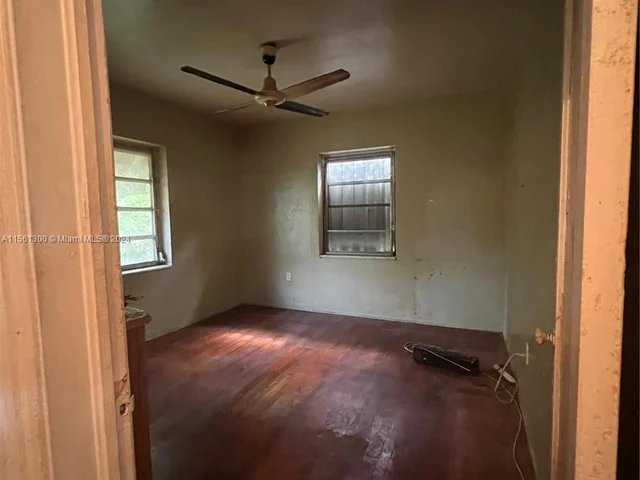 151 NW 146th St, Miami FL 33168