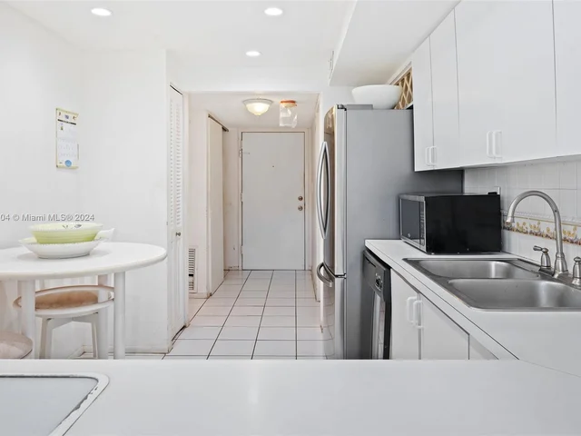 2001 Atlantic Shores Blvd # 110, Hallandale Beach FL 33009