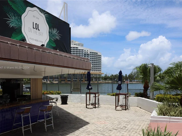 999 Brickell Bay Dr # 1506, Miami FL 33131