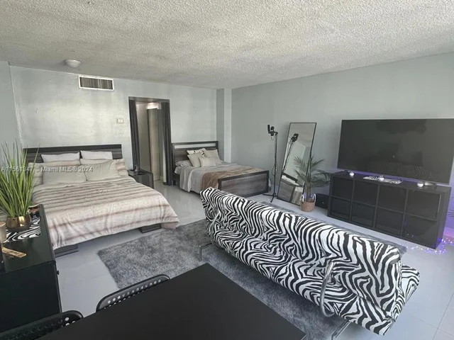 999 Brickell Bay Dr # 1506, Miami FL 33131