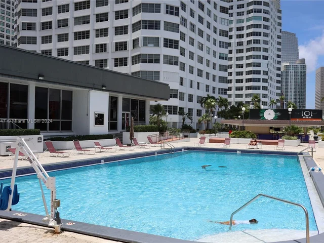 999 Brickell Bay Dr # 1506, Miami FL 33131