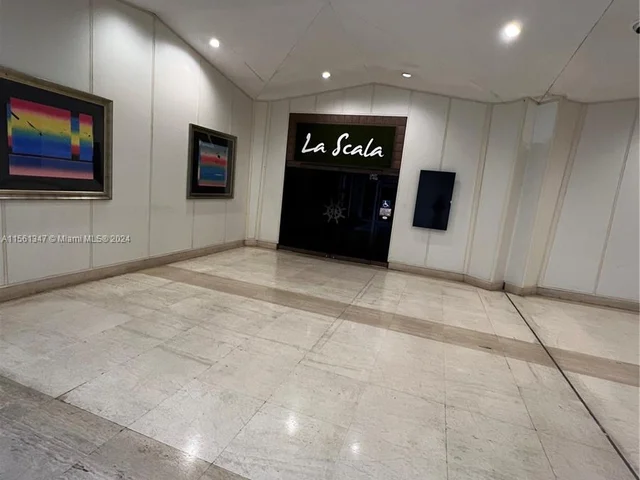 999 Brickell Bay Dr # 1506, Miami FL 33131