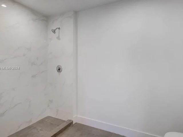 2010 SW 25th Ter # 403, Miami FL 33133