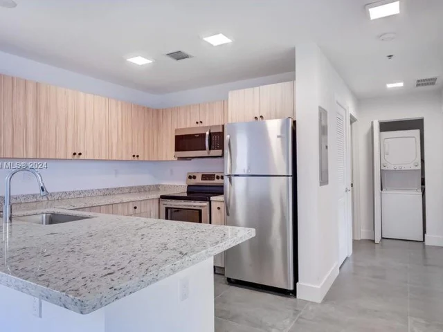 2010 SW 25th Ter # 403, Miami FL 33133