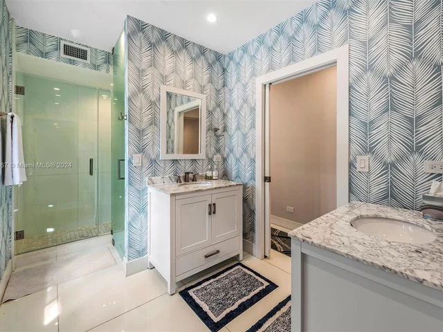 244 W San Marino Dr, Miami Beach FL 33139