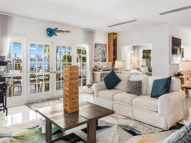 244 W San Marino Dr, Miami Beach FL 33139