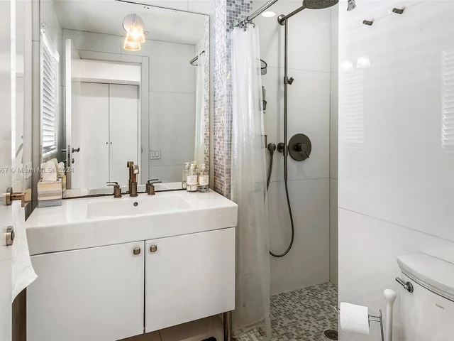 244 W San Marino Dr, Miami Beach FL 33139