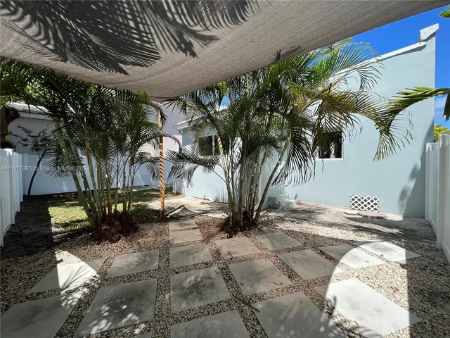 708 SE 6th Ct # 1, Fort Lauderdale FL 33301