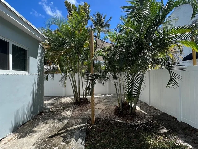 708 SE 6th Ct # 1, Fort Lauderdale FL 33301