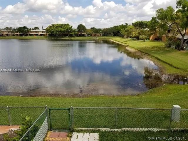 10395 NW 3rd St, Pembroke Pines FL 33026