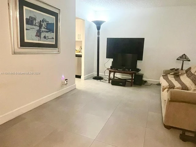 20381 NE 30 AVENUE # 124, Aventura FL 33180