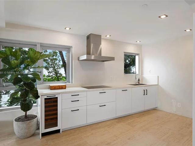 1491 Lincoln Ter # 201, Miami Beach FL 33139