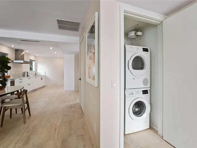 1491 Lincoln Ter # 201, Miami Beach FL 33139