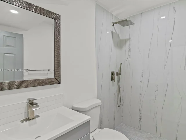 7901 NW 69th Ter, Tamarac FL 33321