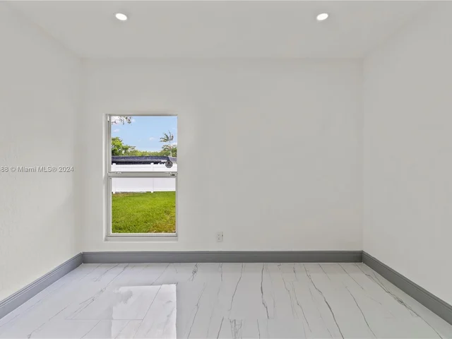 7901 NW 69th Ter, Tamarac FL 33321