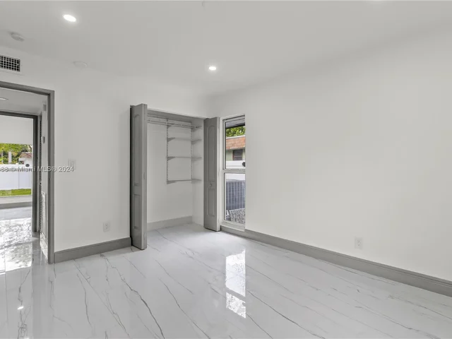 7901 NW 69th Ter, Tamarac FL 33321