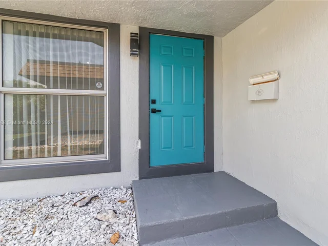 7901 NW 69th Ter, Tamarac FL 33321