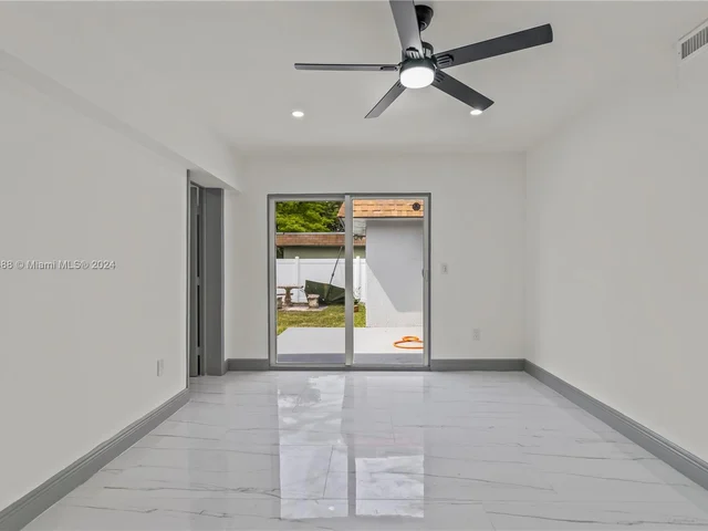 7901 NW 69th Ter, Tamarac FL 33321