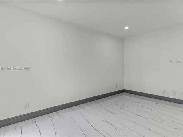 7901 NW 69th Ter, Tamarac FL 33321