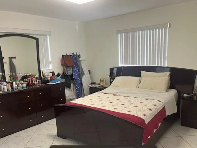 1815 N 43rd Ave, Hollywood FL 33021