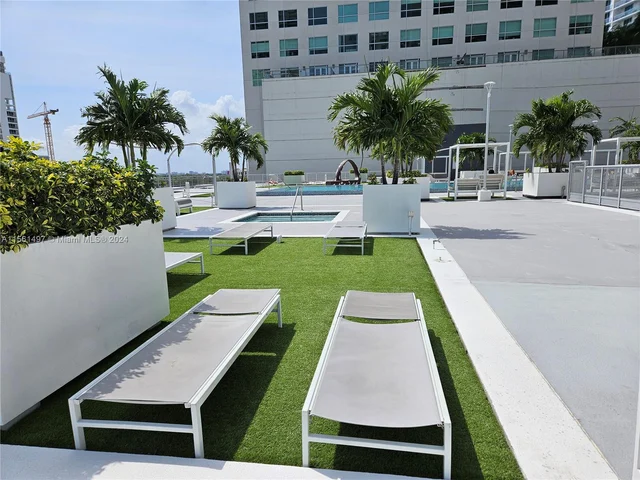 690 SW 1st Ct # 1915, Miami FL 33130