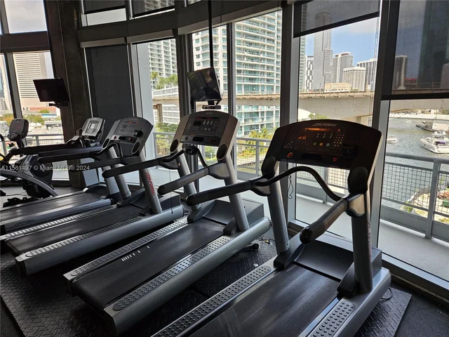 690 SW 1st Ct # 1915, Miami FL 33130