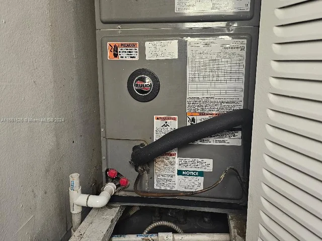 575 W 69th St # 212, Hialeah FL 33014